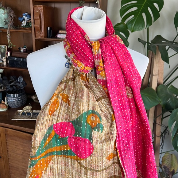 Kantha Vibrant Pink Multicolor Bird Scarf Wrap Shrug or Table Runner Decor - Picture 15 of 15
